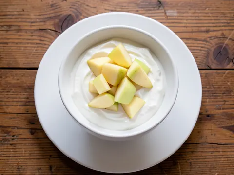 Greek yogurt with pear